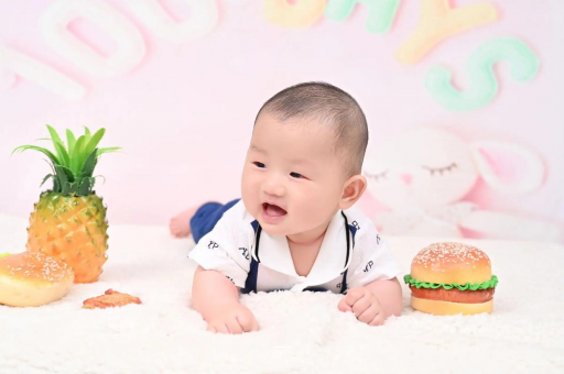 广州代怀供卵公司宝宝眼角红血丝