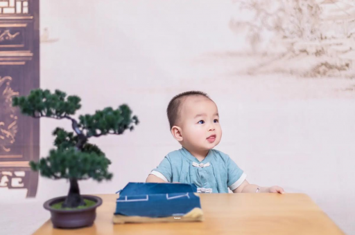 广州代怀供卵公司三个月宝宝抬头不稳 广州代怀供卵公司三个月宝宝抬头不稳